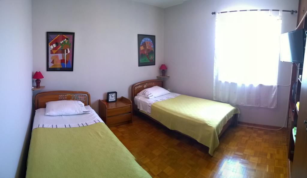 Apartments Free Parking Big Garden Peroj Exterior foto